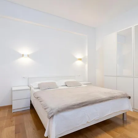 Nettle Tree Lejlighed Split